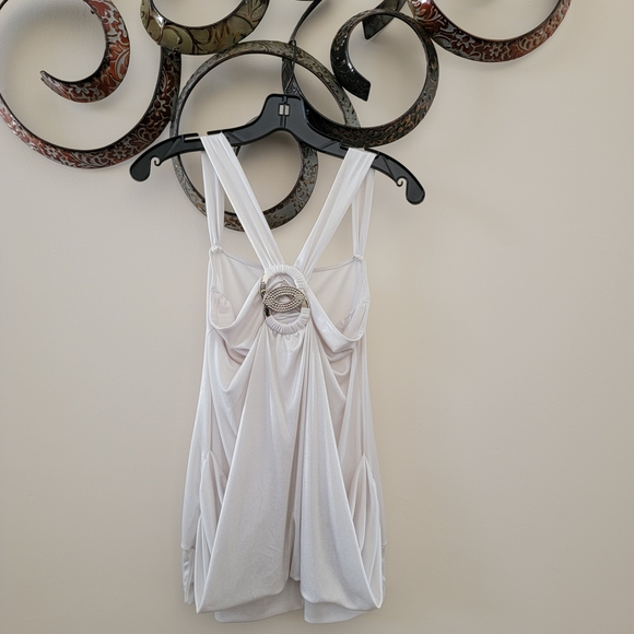 Chic White Women's Tank Top with Draped Design - Picture 2 of 5